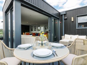 Cottage | Outdoor dining