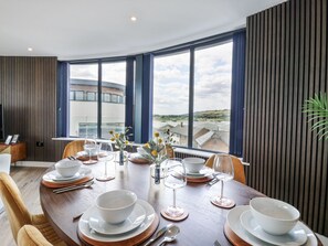 Cottage | Dining