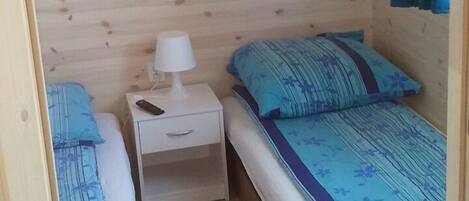 House | 1 bedroom, individually furnished, iron/ironing board, bed sheets