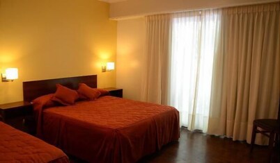 Saint James Hotel La Plata