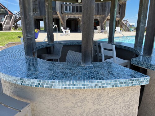  Egrets' Landing 2-bedroom 2-Bath Coastal Condo Minutes from Beach Entrance