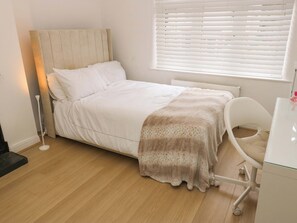 5 عدّة غرف نوم وبديكورات فريدة لكل غرفة وطراز فريد لكل وحدة