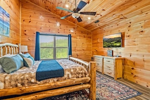 4 bedrooms, iron/ironing board, WiFi (free), bed sheets