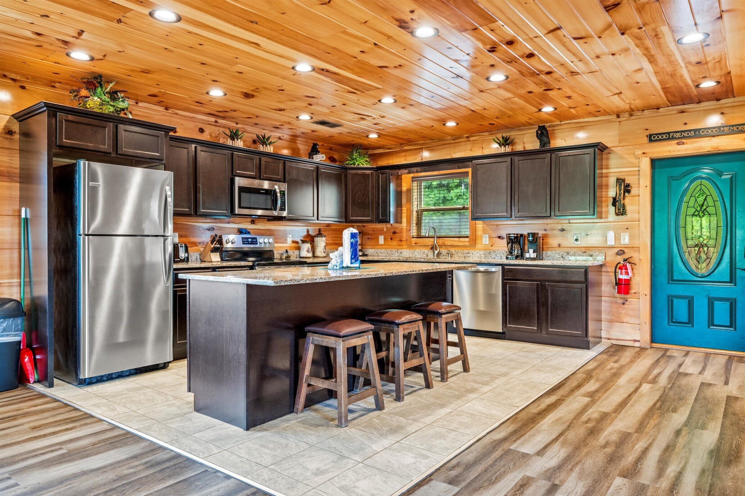 冰箱、微波炉、烤箱、炉灶