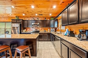 Granite counters, full range, coffee already set up