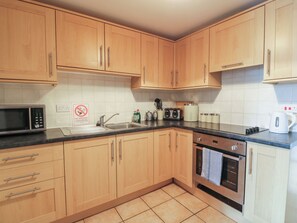 Cookware/dishes/utensils
