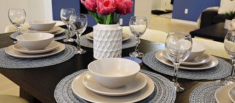 Seton 4BR Family Home | King Bed | Near Hospital