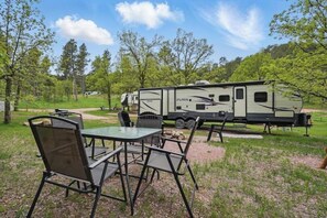 تناول الطعام بالخارج