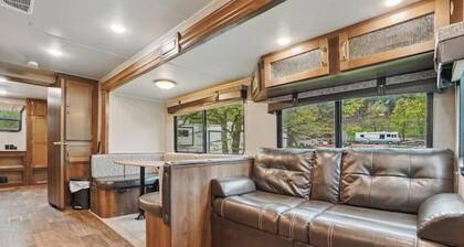 The Puma - XL Camper by Mt Rushmore/Custer SP