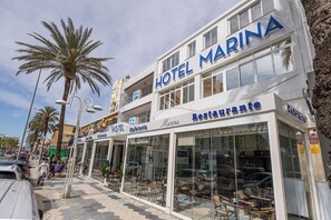 Front of property - HOTEL MARINA BENALMADENA (Benalmádena)