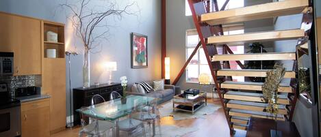 Smart-tv, een open haard en een dvd-speler