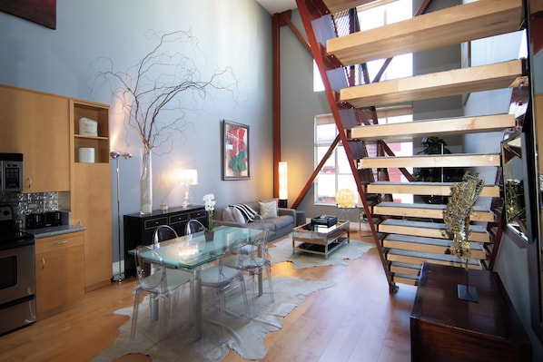 Smart-TV, peis og DVD-spiller