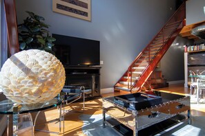 Smart TV, fireplace, DVD player