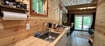 Cabin on the "Gorge" loop