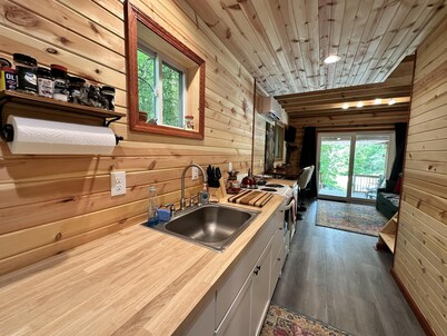 Cabin on the "Gorge" loop