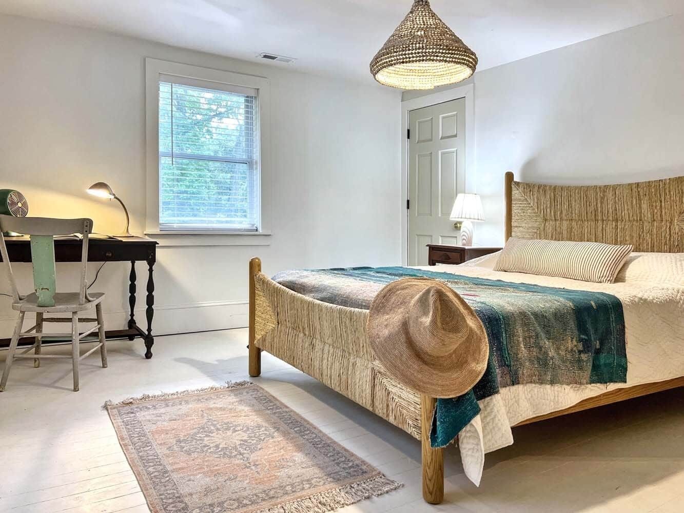 4 bedrooms, iron/ironing board, WiFi (free)