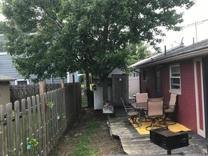 Outdoor dining - 2 bedroom cottage, 1 side of a duplex, in Catawba. Sandy beach 500 ft away. (Port Clinton)