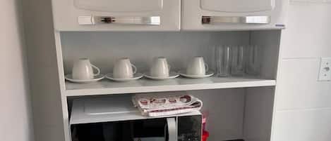 Apartment, City View | Microwave