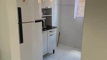 Apartment, City View | Private kitchen
