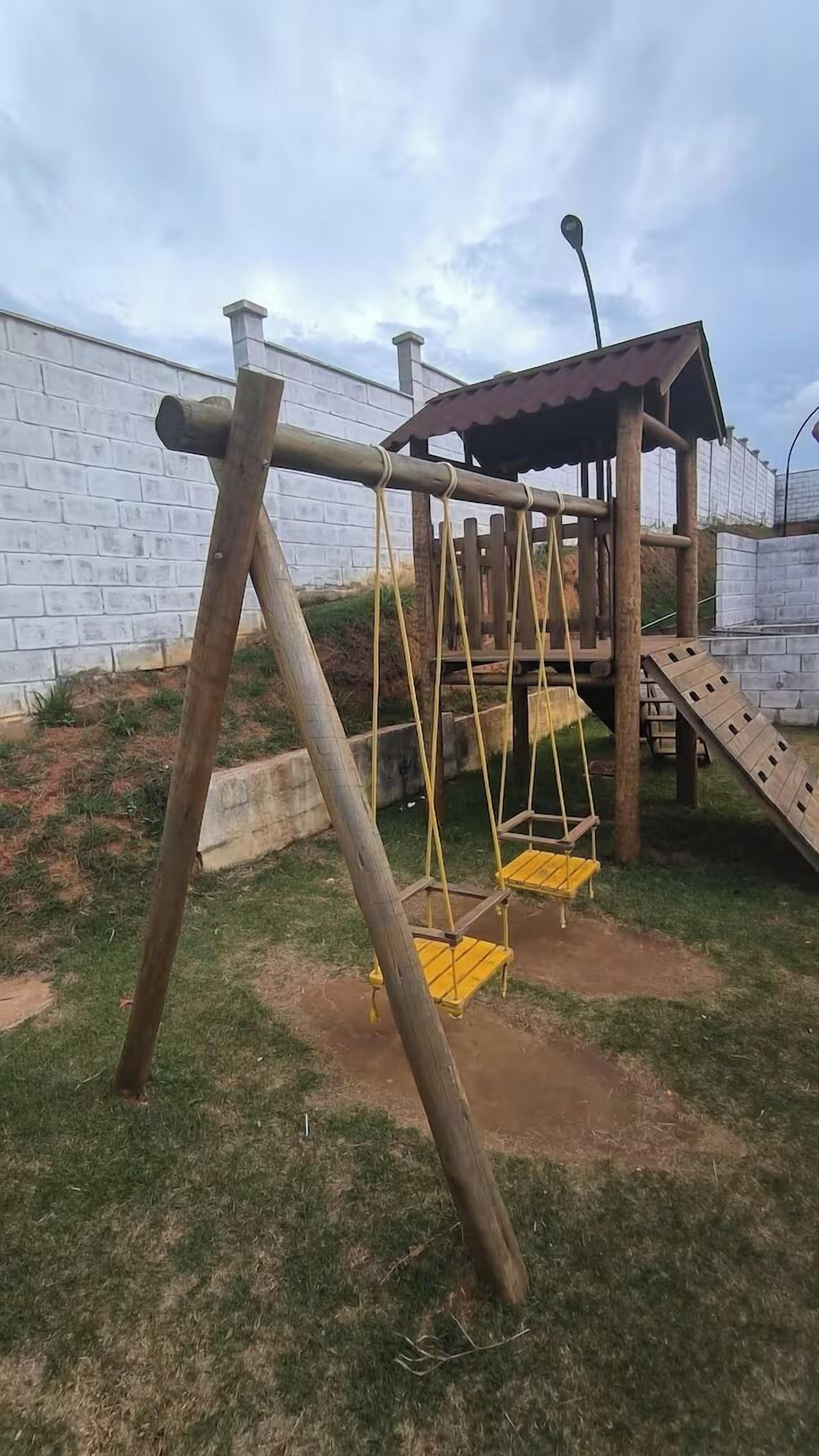 子供用の遊び場 - 屋外