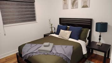 3 bedrooms, desk, iron/ironing board, travel cot