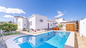 Villa | Pool | Indoor pool, outdoor pool