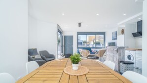 Villa | Dining - Villa in Empuriabrava With Private Pool (Castello d'Empuries)