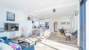 Villa | Living room - Villa in Empuriabrava With Private Pool (Castello d'Empuries)