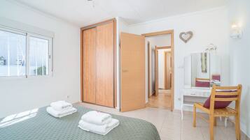 Villa | 4 bedrooms, iron/ironing board