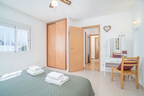 Villa | 4 bedrooms, iron/ironing board