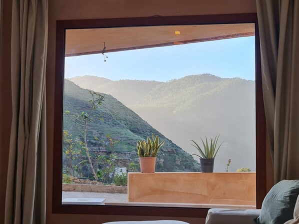 Interior - Los Andenes Falcon (cave house in the surroundings of Risco Caido, UNESCO heritage) (Gáldar)