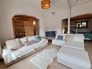 WiFi, bed sheets