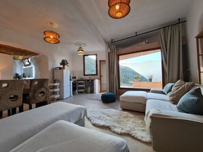 Smart TV - Los Andenes Falcon (cave house in the surroundings of Risco Caido, UNESCO heritage) (Gáldar)