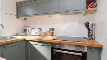 Cookware/dishes/utensils