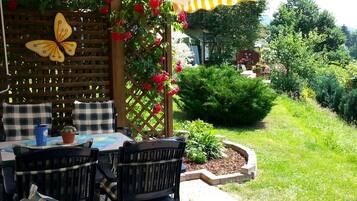 House | Outdoor dining