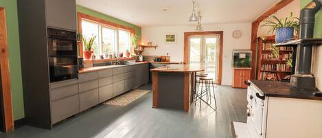 Dishwasher, cookware/dishes/utensils