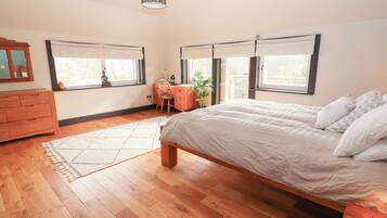 5 bedrooms, individually decorated, individually furnished, free WiFi