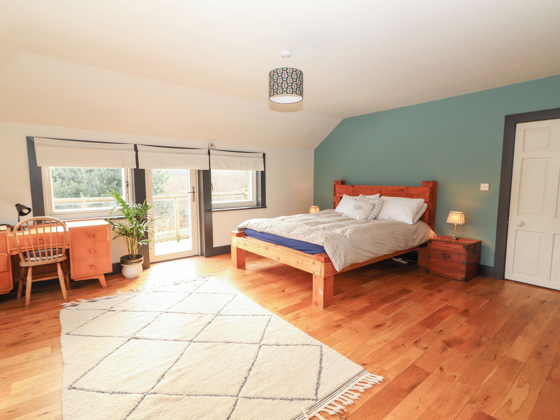 5 bedrooms, individually decorated, individually furnished, free WiFi