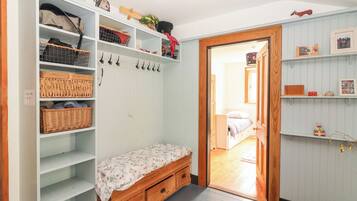 5 bedrooms, individually decorated, individually furnished, free WiFi