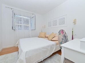 2 bedrooms, iron/ironing board, WiFi, bed sheets - Apartment Hani 2 - Two Bedroom Apartment With Balcony And Sea View (Makarska)