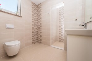 Shower, hair dryer, towels - Classic Four Bedroom Villa with Sea View and Private Pool ( Villa 3) (Debeljak)