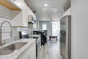 Refrigerador, microondas, parrilla de estufa y lavavajillas 