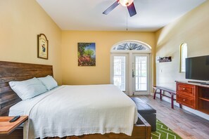 Iron/ironing board, Internet, bed sheets - Pool Access: Everglades Resort Retreat! (Naples)
