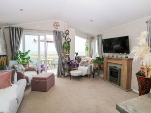 Cottage | Living area - No. 2 - Seaview (Lowestoft)