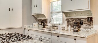 Dog-Friendly Extended Stay, 3 Mi to Dtwn OKC!