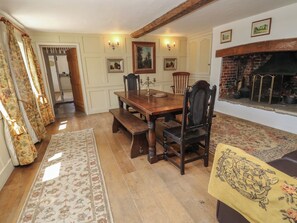 Dining - Guildford Farmhouse (Ryde)