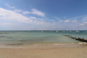 Beach - Guildford Farmhouse (Ryde)