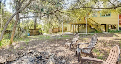 < 1/2 Mi to Lake George Access: Cabin w/ Decks!