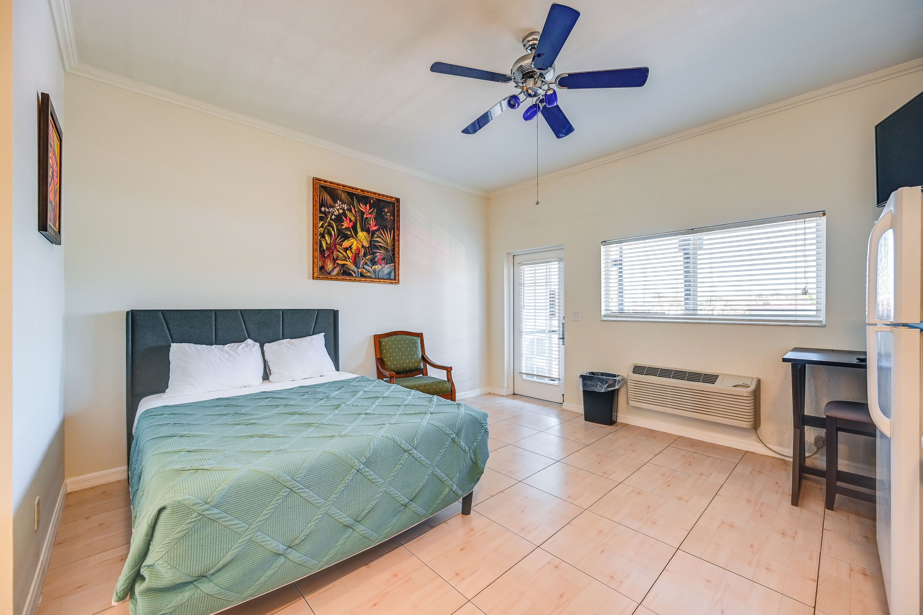 2 bedrooms, bed sheets