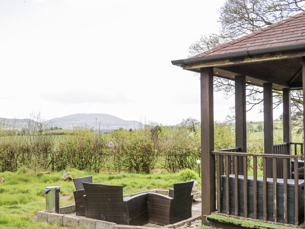 المنطقة المحيطة بالمنشأة